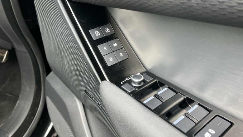 Land Rover Range Rover Velar 2.0 D200 R-Dynamic SE 5dr Auto Diesel Estate